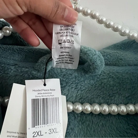 NWT Vera Bradley Disney Winnie The Pooh Hooded Fleece Robe Limited Edition | 2X| - Picture 10 of 10